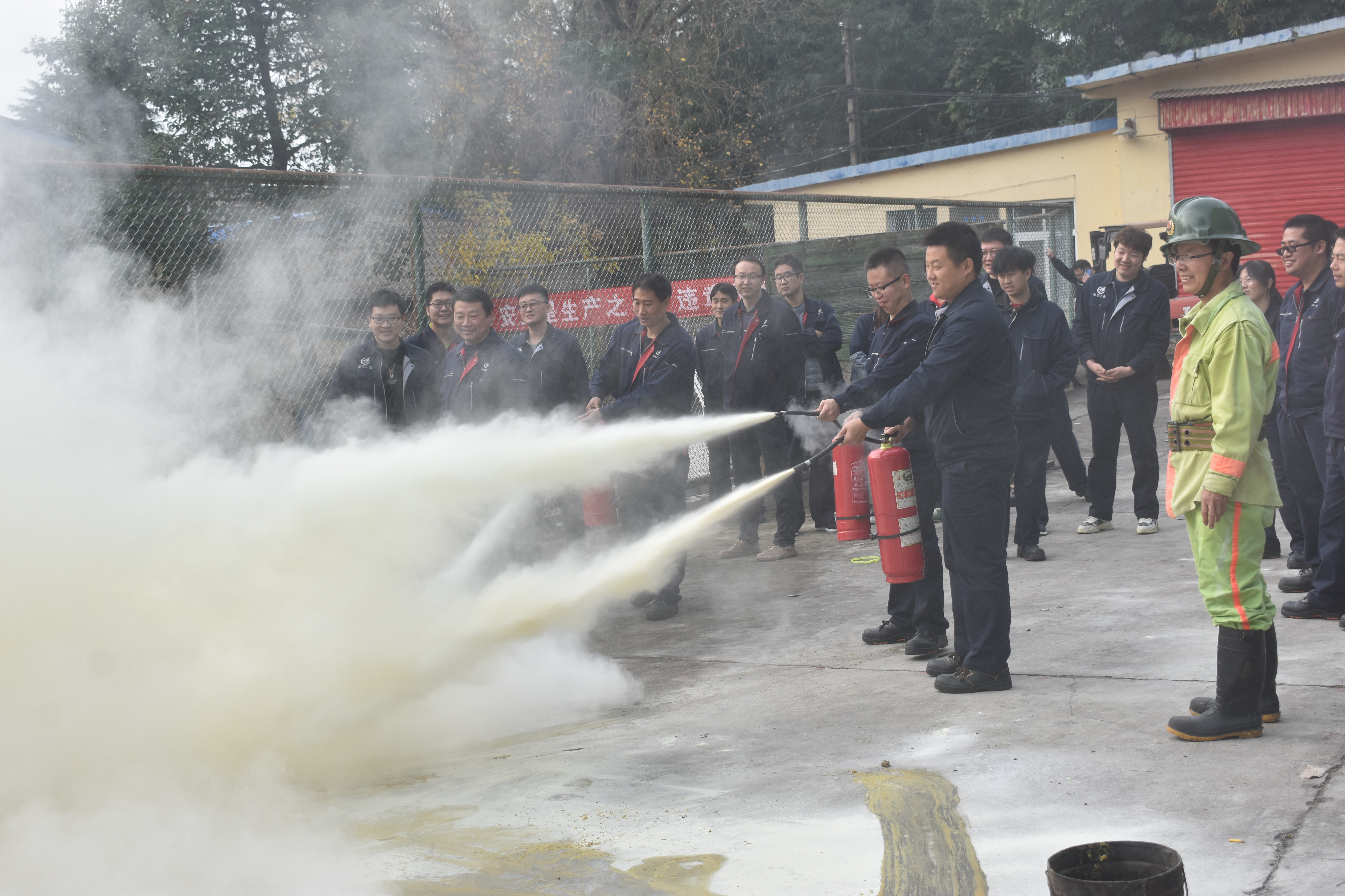 航空工业起落架汉中精益制造中心进行消防安全知识培训及演练