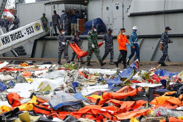 航空新闻网讯:据路透社报道,1月21日,印尼当局表示,对机上62名空难