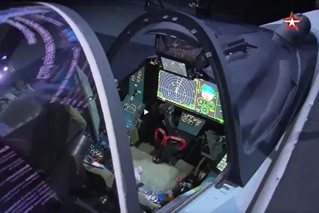 莫斯科航展俄罗斯公开展示新型单发隐身战斗机