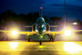 组图：霓虹闪烁！空军西安飞行学院某旅组织夜航训练