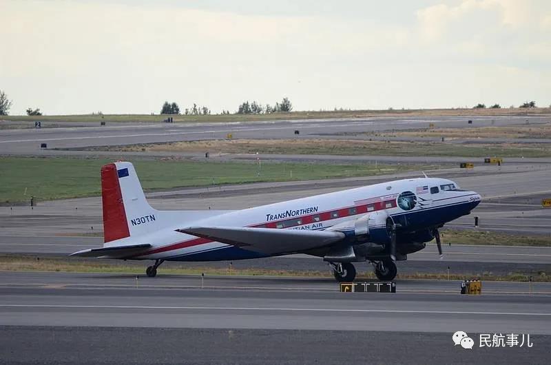 一架81年机龄的dc-3飞机冲出跑道,所有乘客幸运逃生_中国航空新闻网