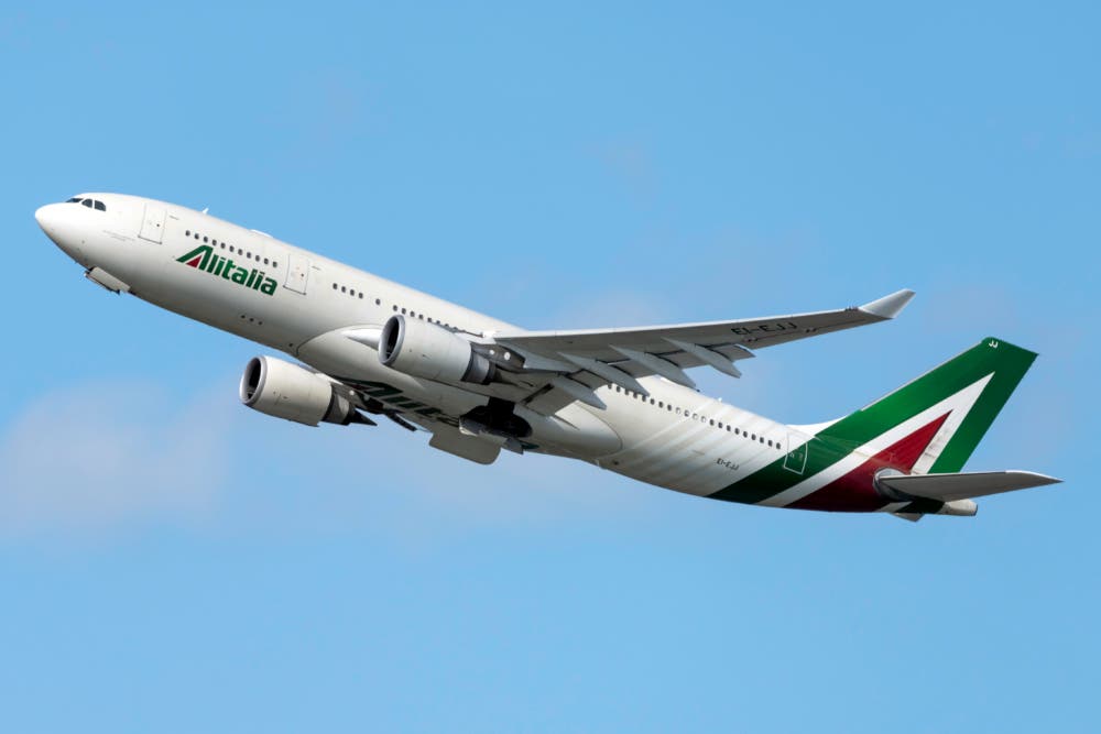 alitalia-airbus-a330-202-ei-ejj-1000x667.jpg