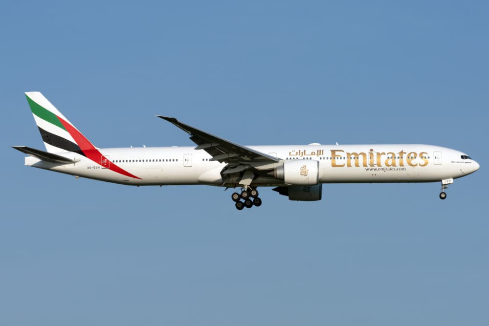 Emirates-Boeing-777-31HER-A6-EGH-1000x667.jpg