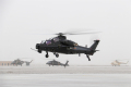 组图：第76集团军某陆航旅组织直升机进行飞行训练