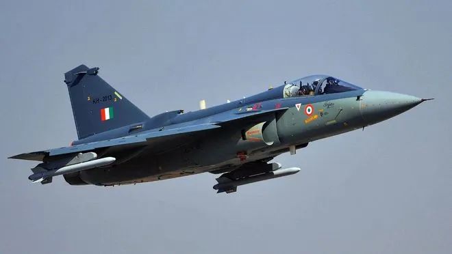 英国主动提出支持，印度制造的现代战斗机有戏了?