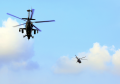 组图：东部战区某陆航旅组织多型直升机编队飞行！
