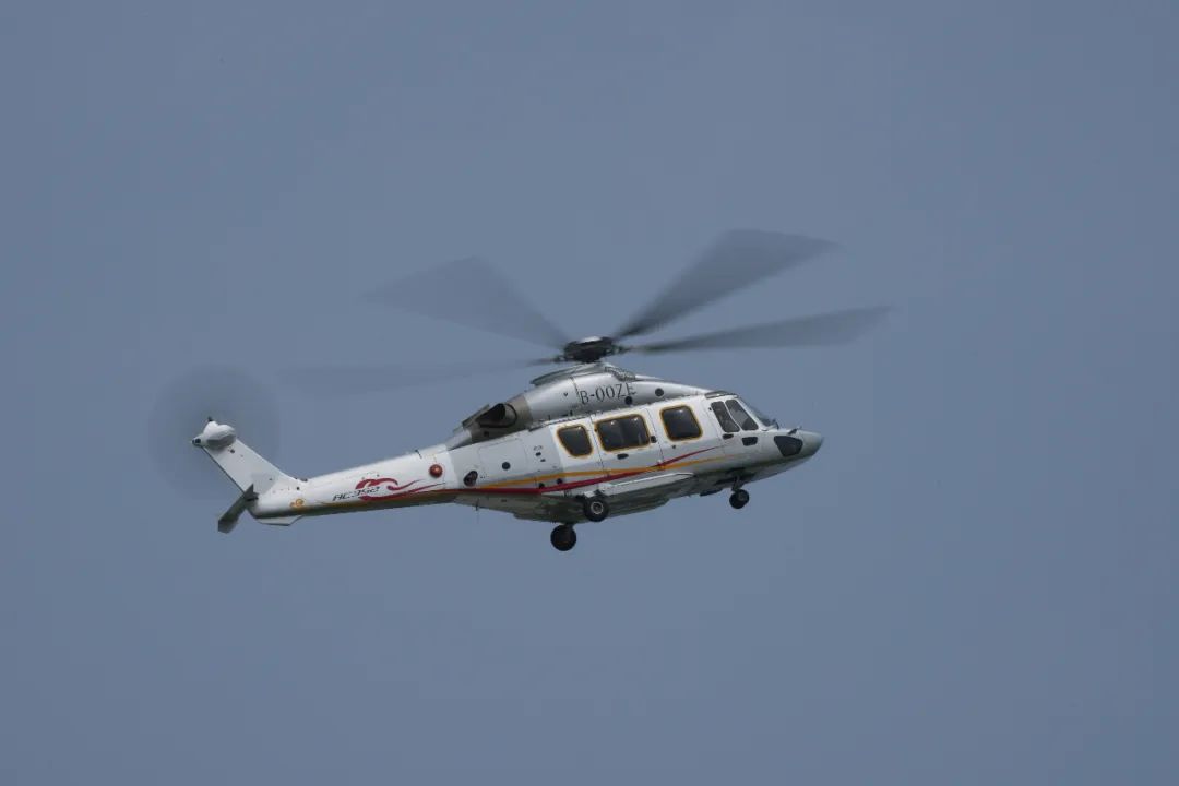 Z15(AC352)型“吉祥鸟”直升机获中国民航型号合格证