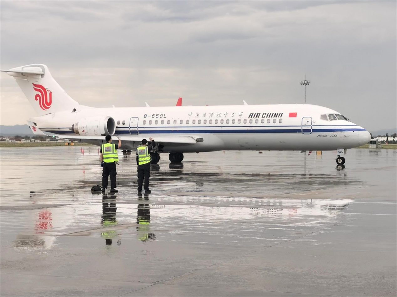 國航ARJ21-700飛機落戶呼和浩特一周年