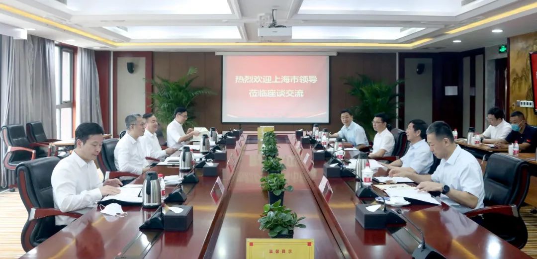上海市委常委、副市長張為到中國航發座談交流