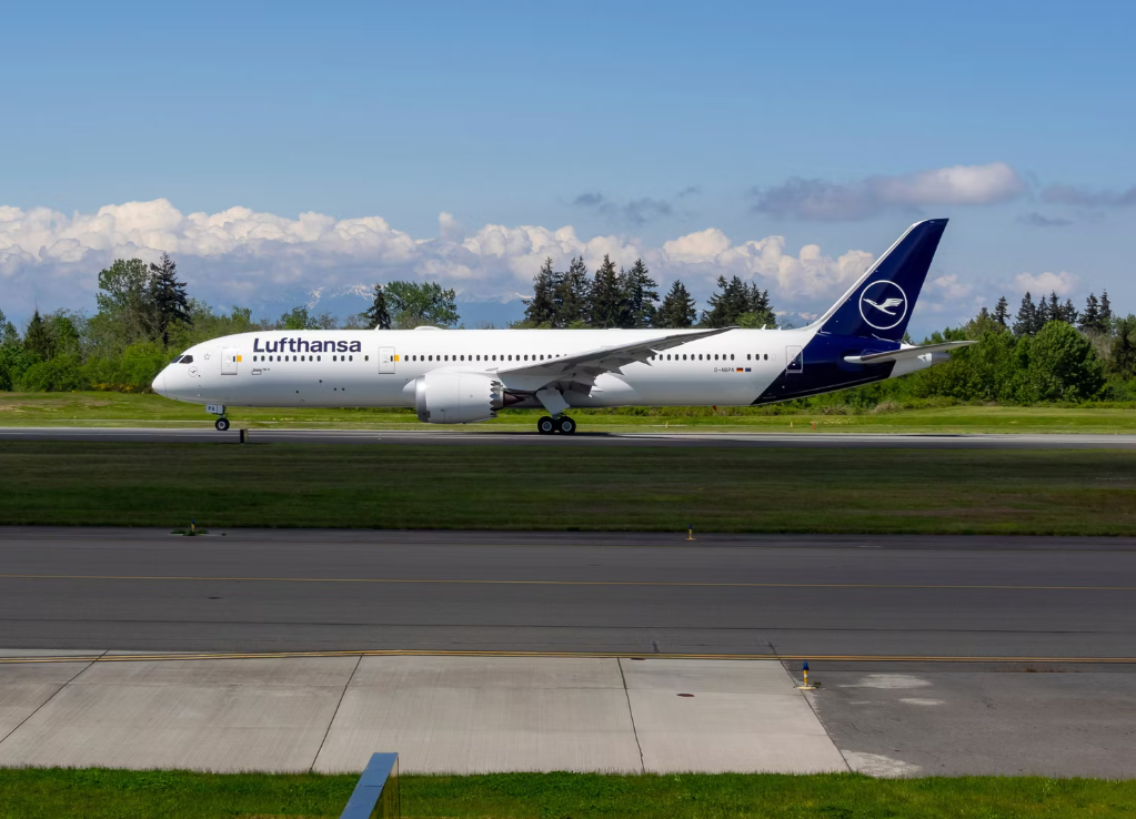 汉莎航空将接受首架波音787客机