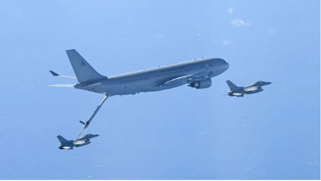 澳大利亚皇家空军首次为韩国战斗机加油
