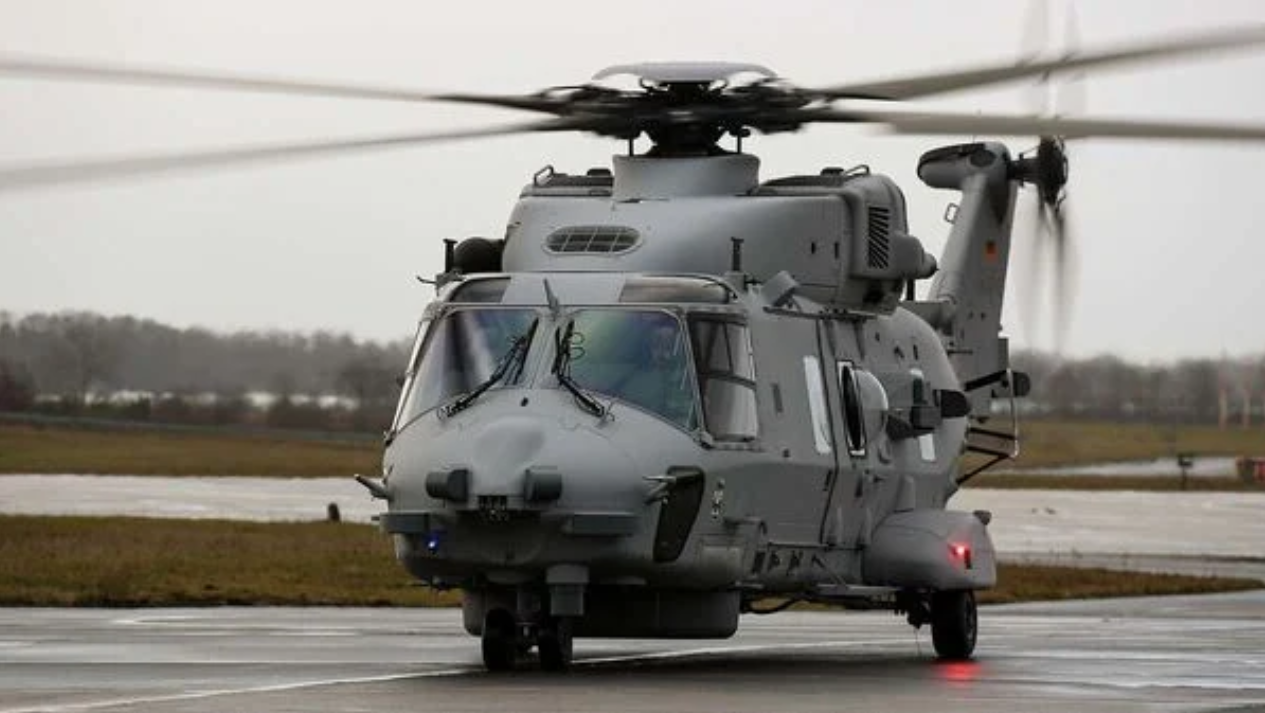 德国海军接收最后一架NH90海狮直升机