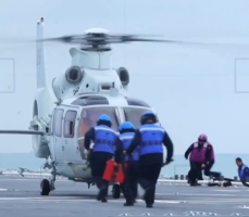 视频：彩虹小分队如何保障舰载直升机